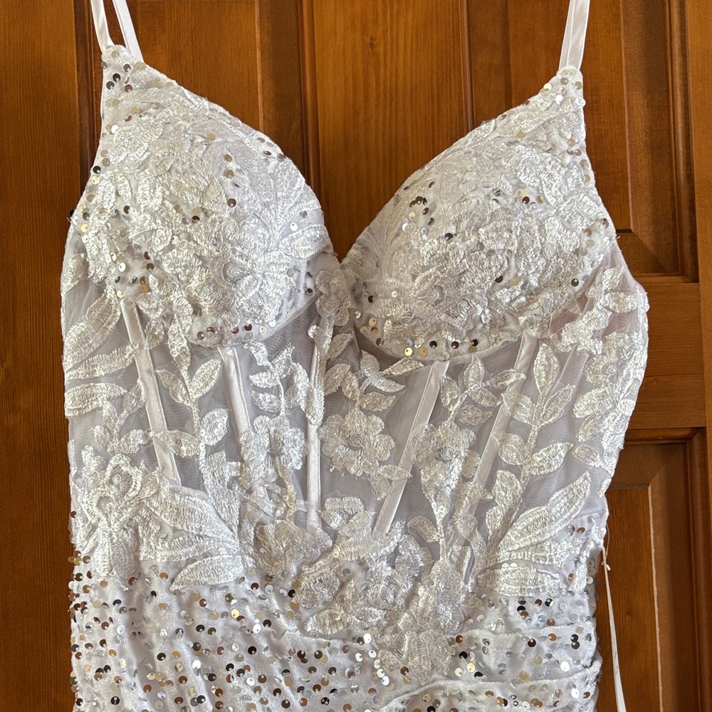 Chic White Lace Mini Dress